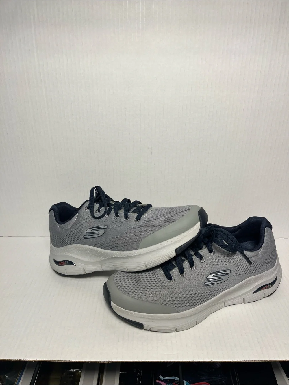 Skechers Arch Fit Sneakers 8.5 Grey Air Cooled Men's